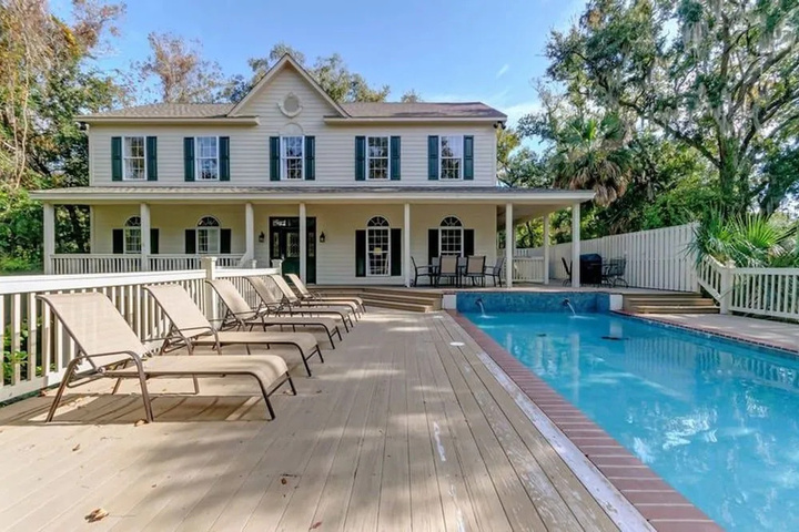 Pool 12 of 21