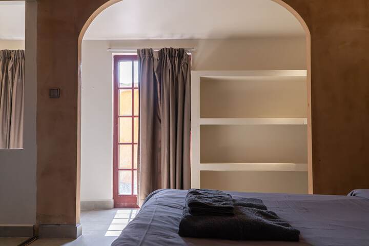 Room 6 of 73
