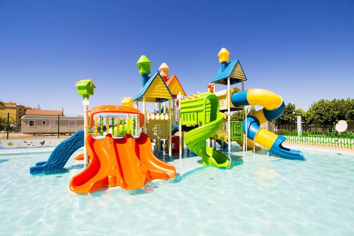 Hotel Pool