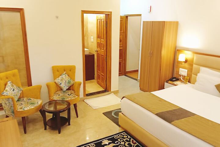 Room 35 of 68