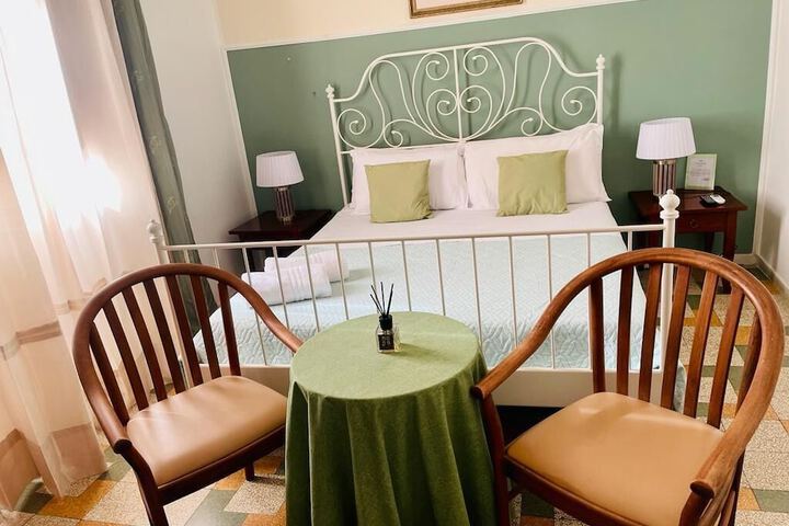 Room 12 of 61