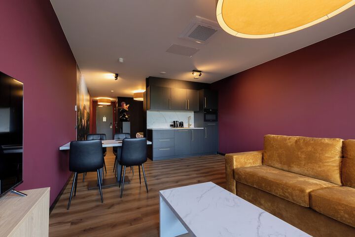 Room 16 of 27