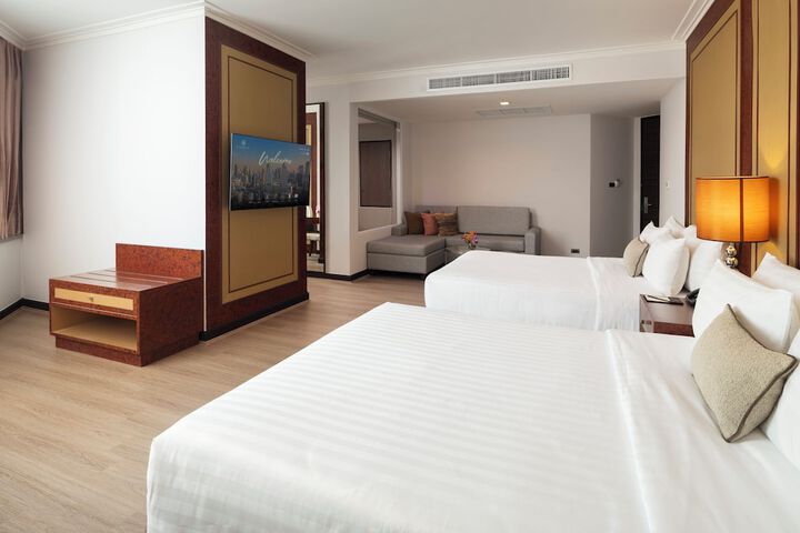 Room 30 of 77