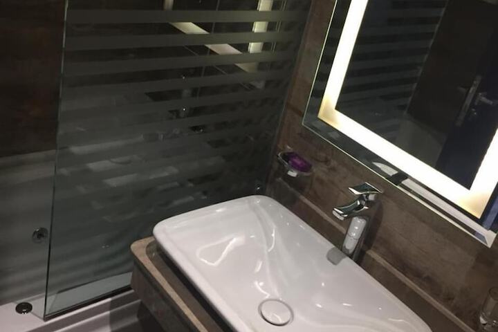 Room 44 of 63