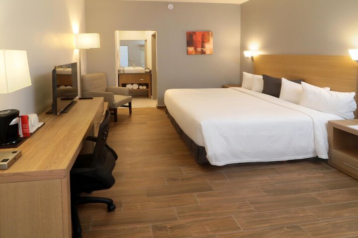 Room 4 of 26