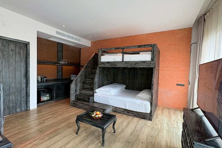 Room 57 of 156