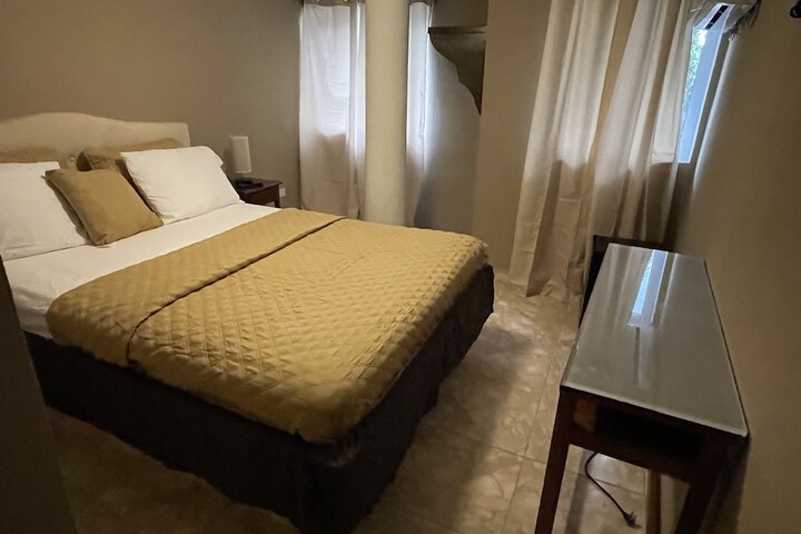 Room 14 of 18