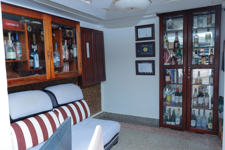 Lounge 133 of 182