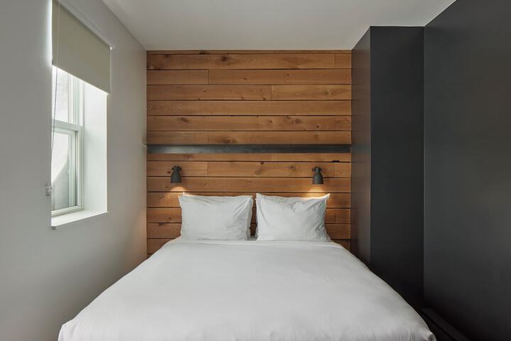 Room 28 of 56