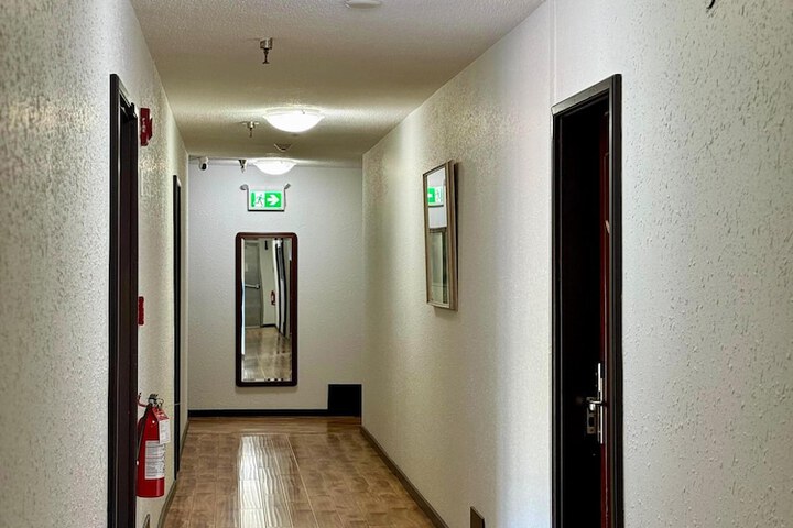 Ballroom/Hall 21 of 22