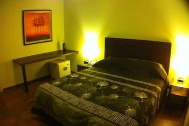 Room 5 of 20