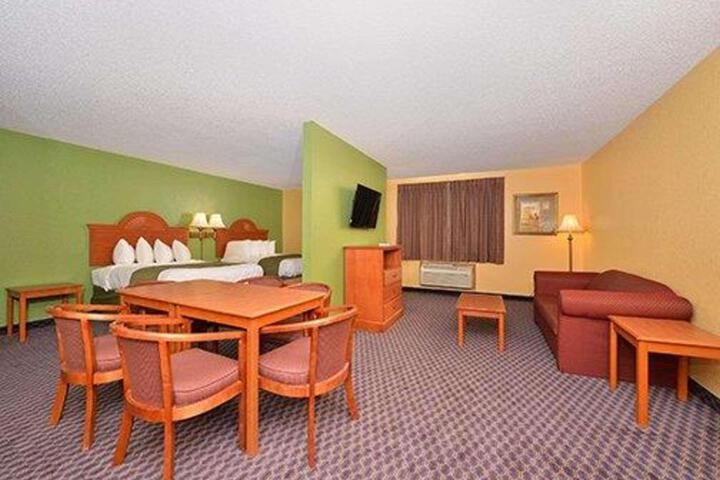 1 King Bed (8 of 8)