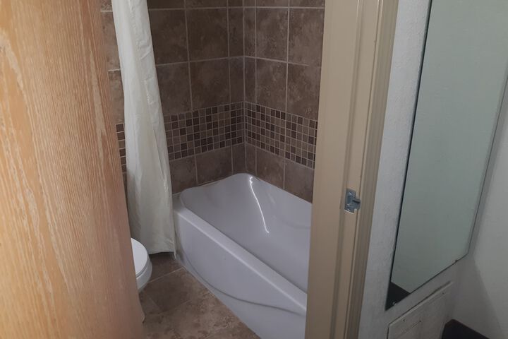 Room 16 of 28