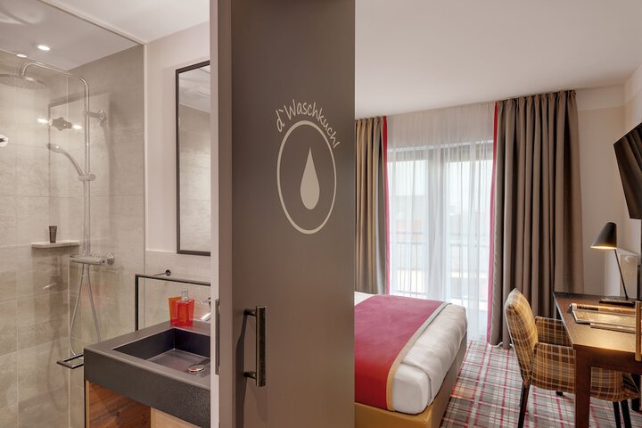 Room 14 of 42