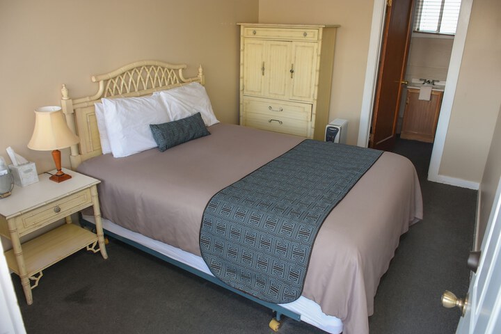 Room 12 of 96