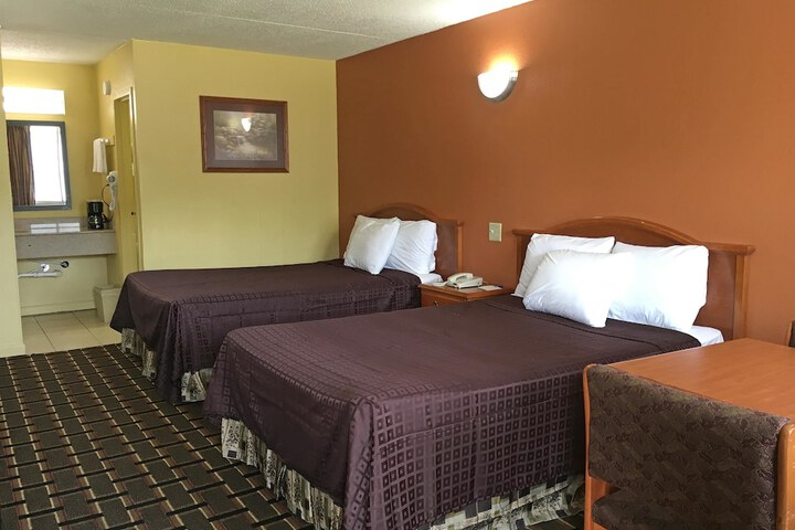 2 Double Beds (1 of 2)