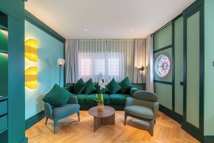 Room 46 of 88