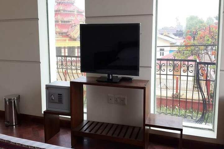 Room 12 of 22