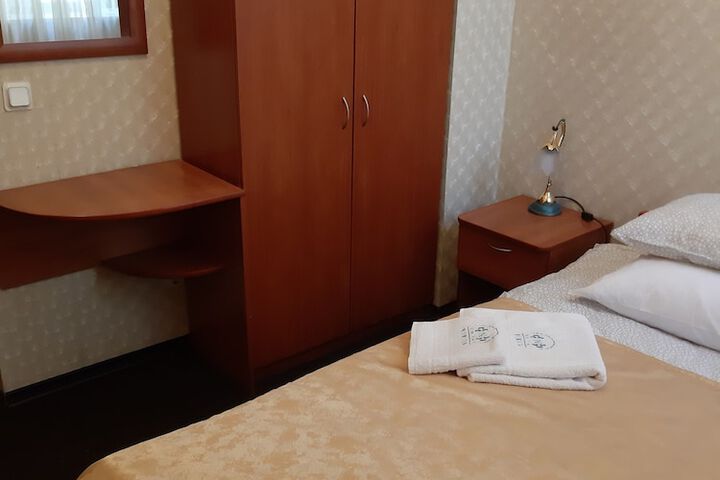 Room 43 of 46
