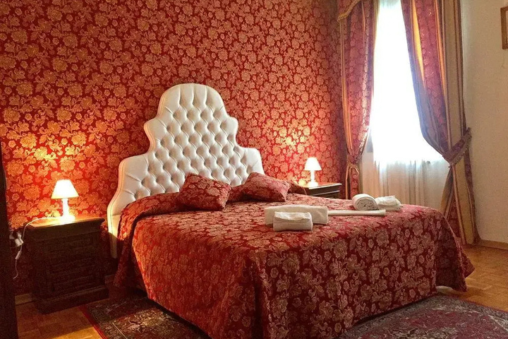 Room 2 of 13