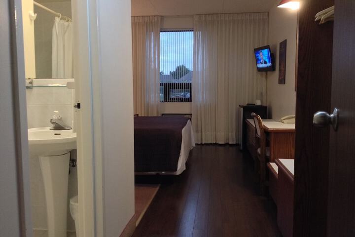 Room 12 of 34