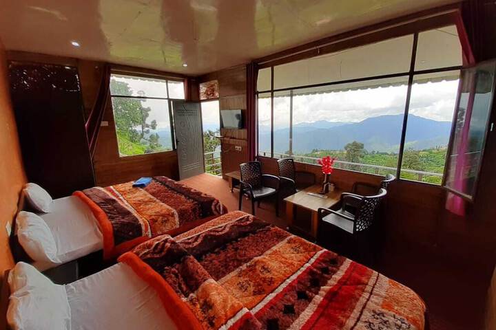 Room 2 of 34