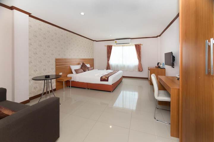 Room 10 of 25