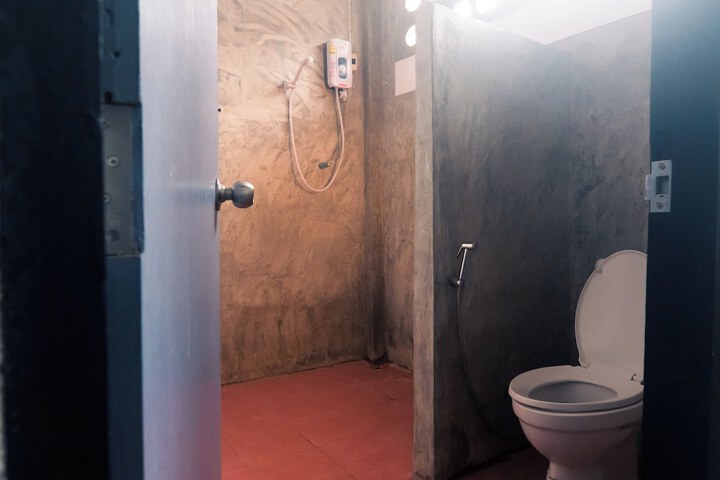 Room 25 of 62