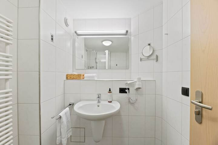 Room 72 of 88
