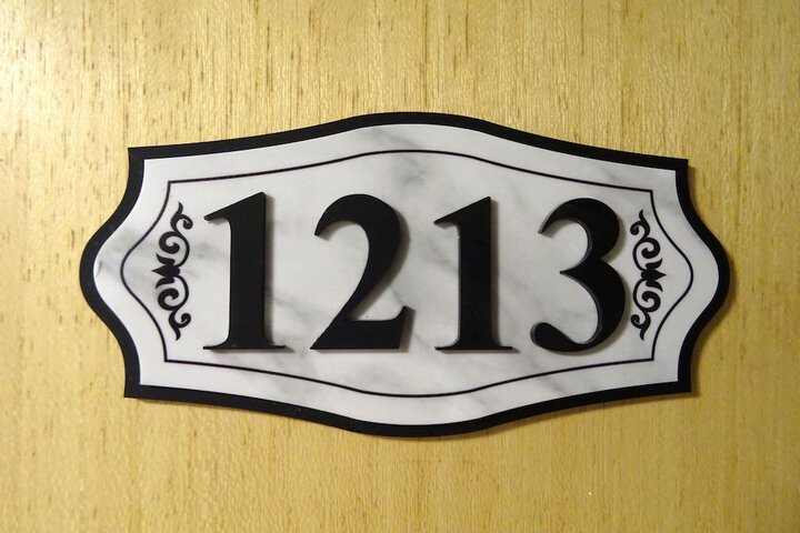 Room 96 of 442