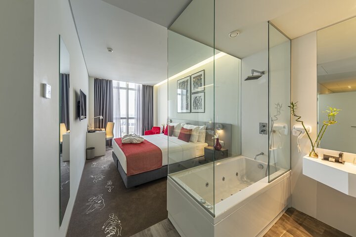Room 7 of 60