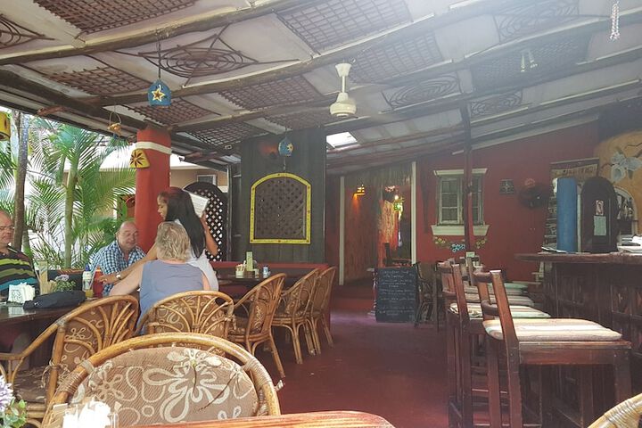 Dining 7 of 8