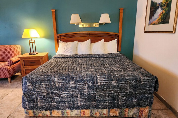 Room 11 of 31