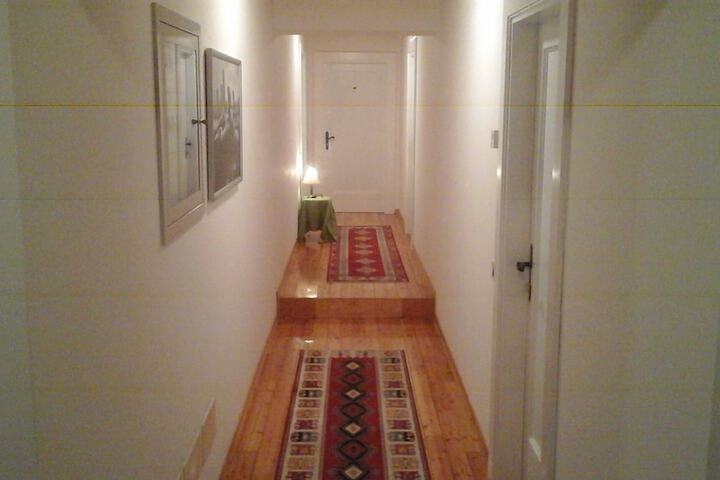 Ballroom/Hall 25 of 38