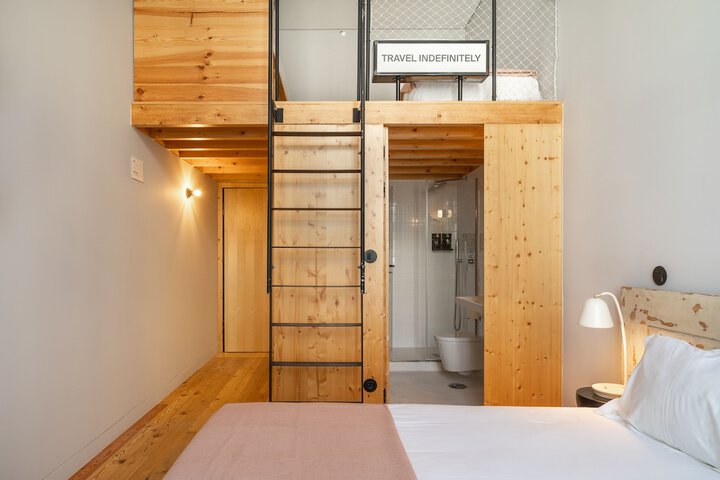 Room 19 of 74
