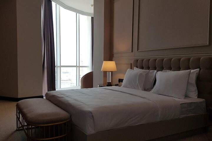 Room 18 of 60