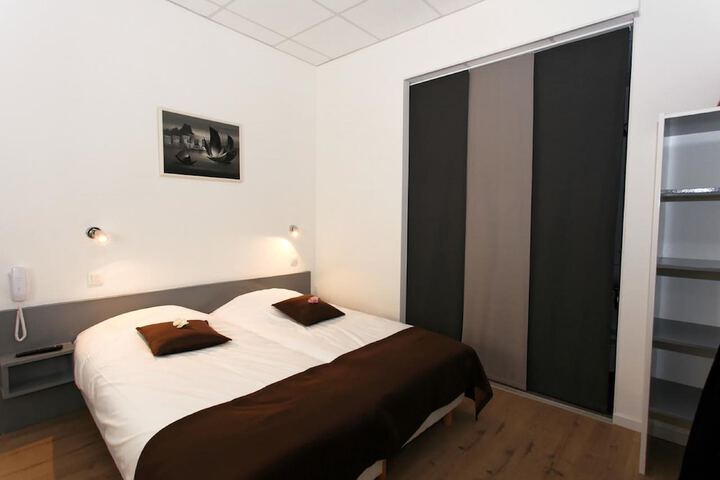 Room 22 of 68