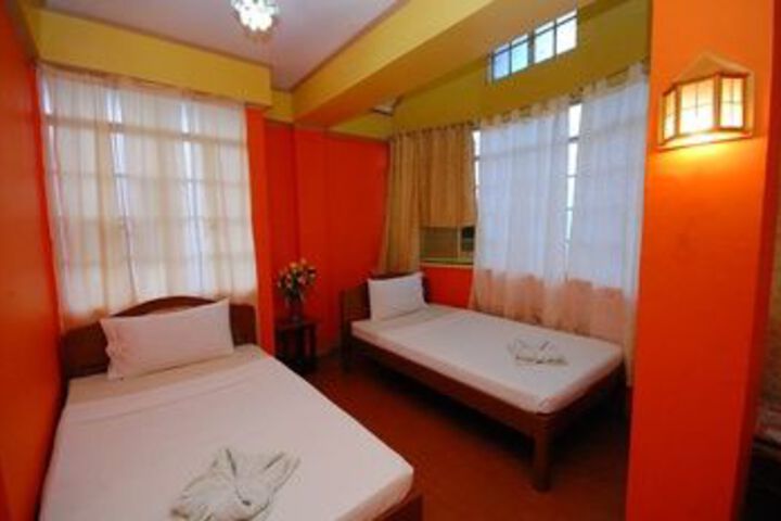 Room 9 of 14