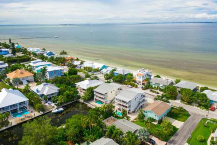 Salty Pirate NEW Luxury Canal Front Home wWater View PoolSpa Bikes Kayaks Toys in Anna Maria, FL