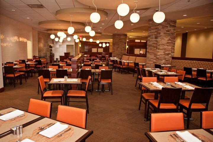 Dining 33 of 68