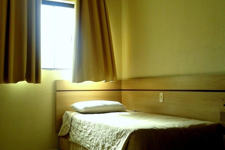 Room 14 of 37
