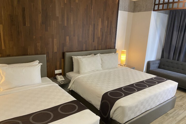 Room 32 of 52