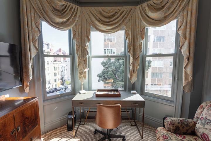 Room 32 of 71