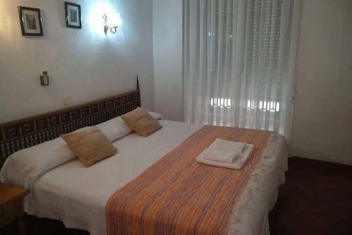 Room 7 of 32