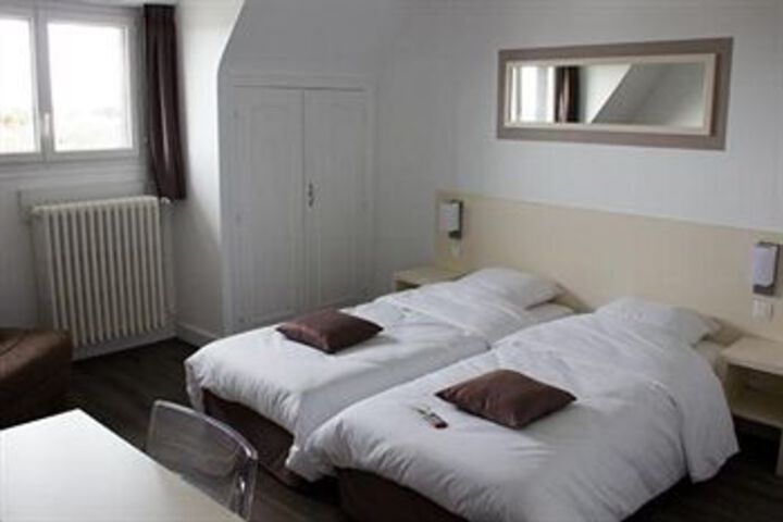 Room 42 of 60