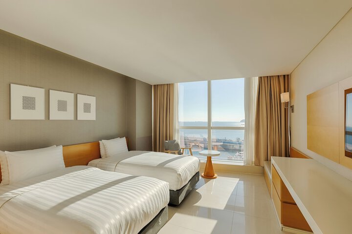 Room 36 of 74