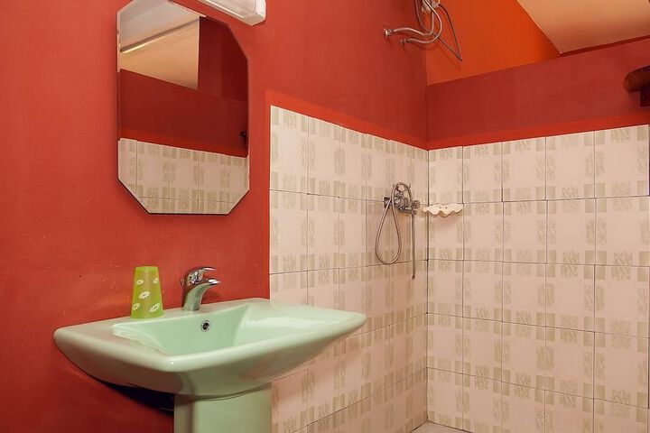 Room 16 of 29