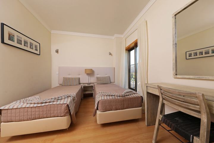 Room 13 of 72