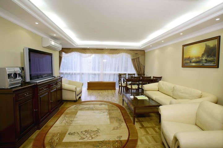 Room 5 of 52