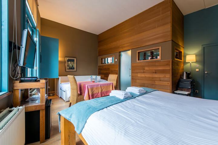 Room 21 of 40